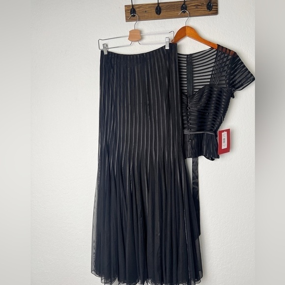 JS Collections Sweetheart Neckline Mock Two Piece Mesh and Satin Dress - Picture 3 of 10